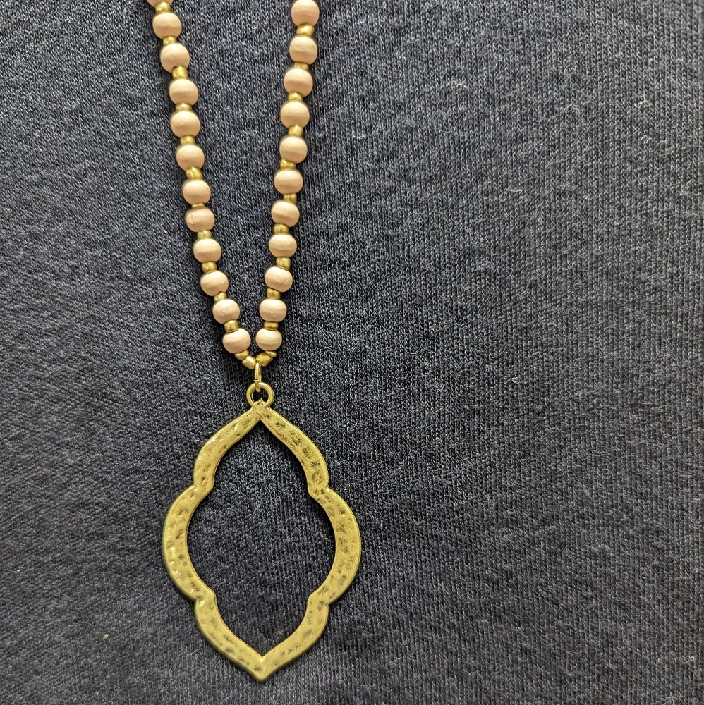 Ladies Pendant Necklace